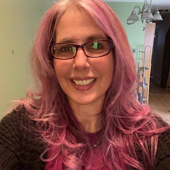 Meet your Posher, Stacey - Picture 1 of 1